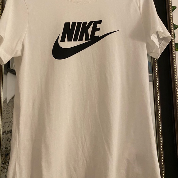 Nike T-shirt - Picture 3 of 3